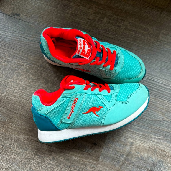 kangaROOS Shoes Rare Euc Kangaroos Teal Size 5 Poshmark